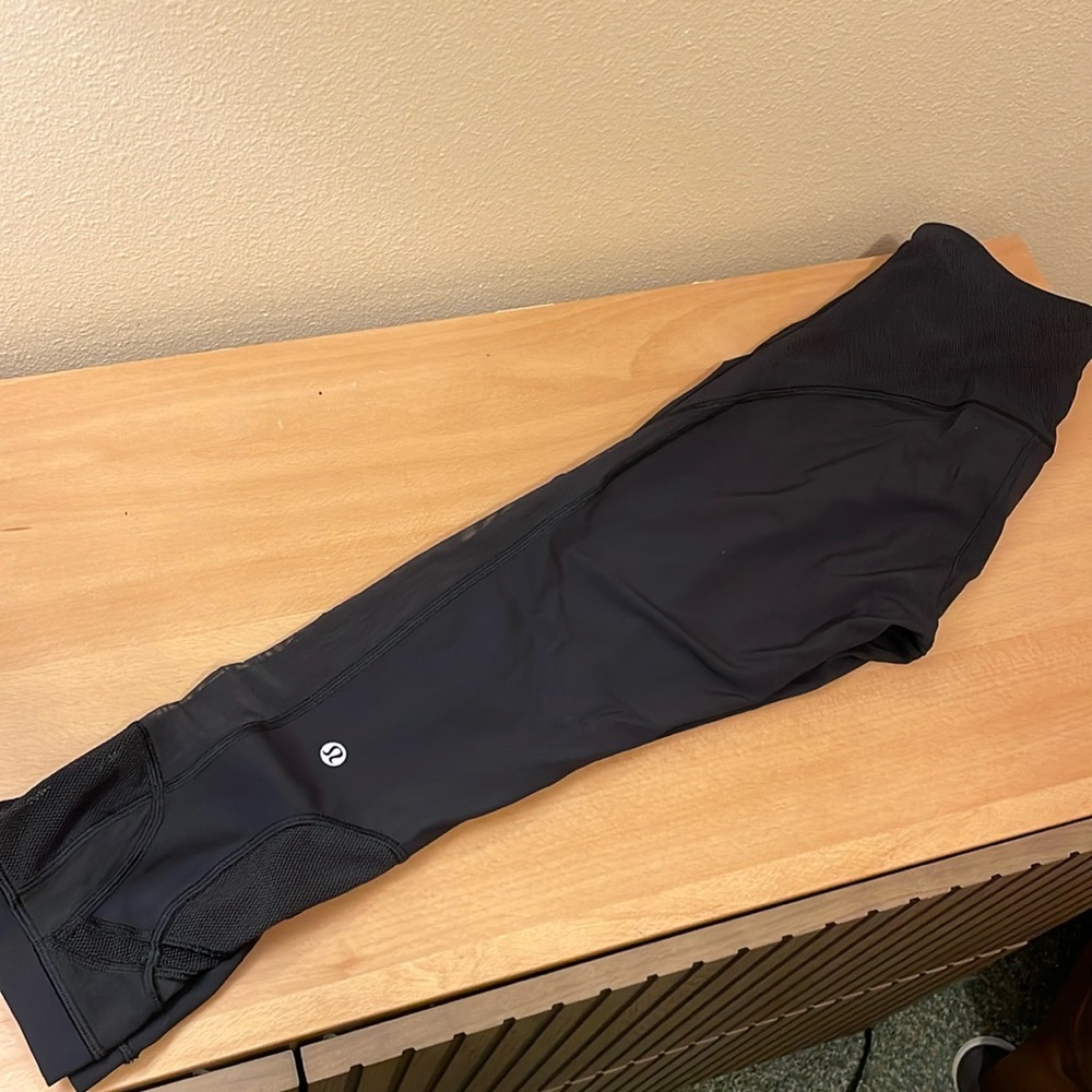 Lululemon leggings size 6
